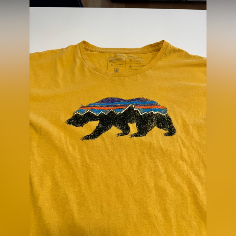 Patagonia Fitz Roy Bear Organic Cotton Slim Fit T-Shirt Yellow Men’s Large - Picture 2 of 7